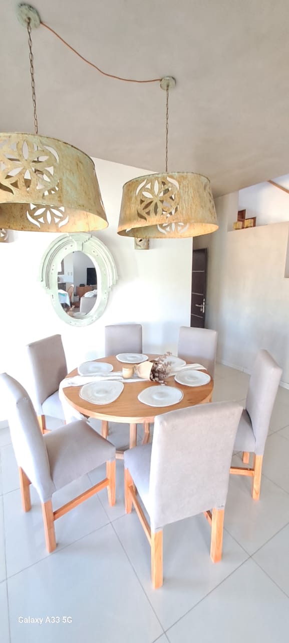 Combo Mesa 120cm + 6 Sillas Vestidas Pana Mustagne